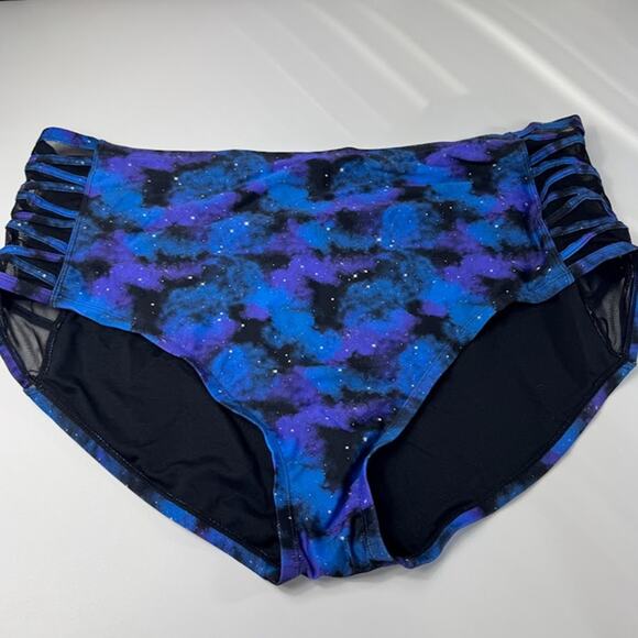 NWT Hot Topic Women's Galaxy High Waisted Swim Bikini Bottoms Plus Size 4X - Picture 3 of 12